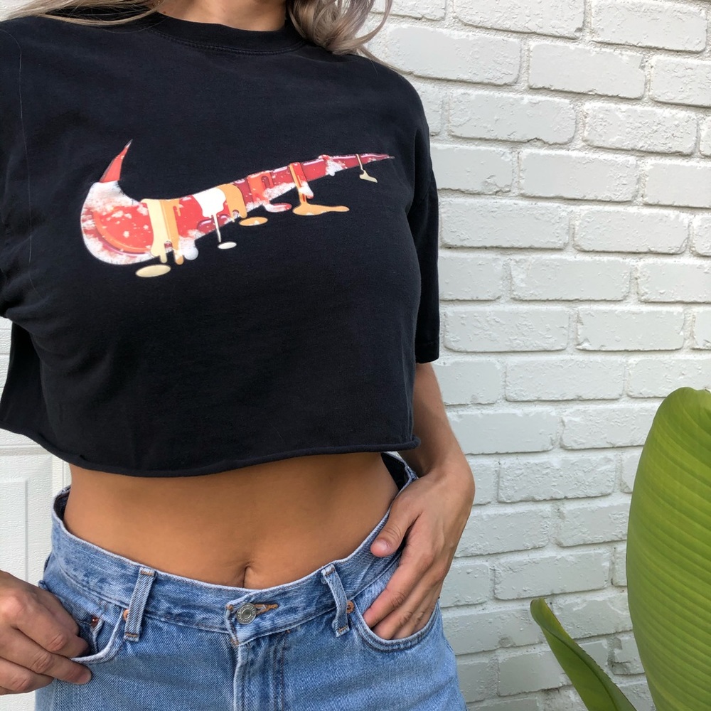 VINTAGE CROPPED NIKE SWOOSH T SHIRT